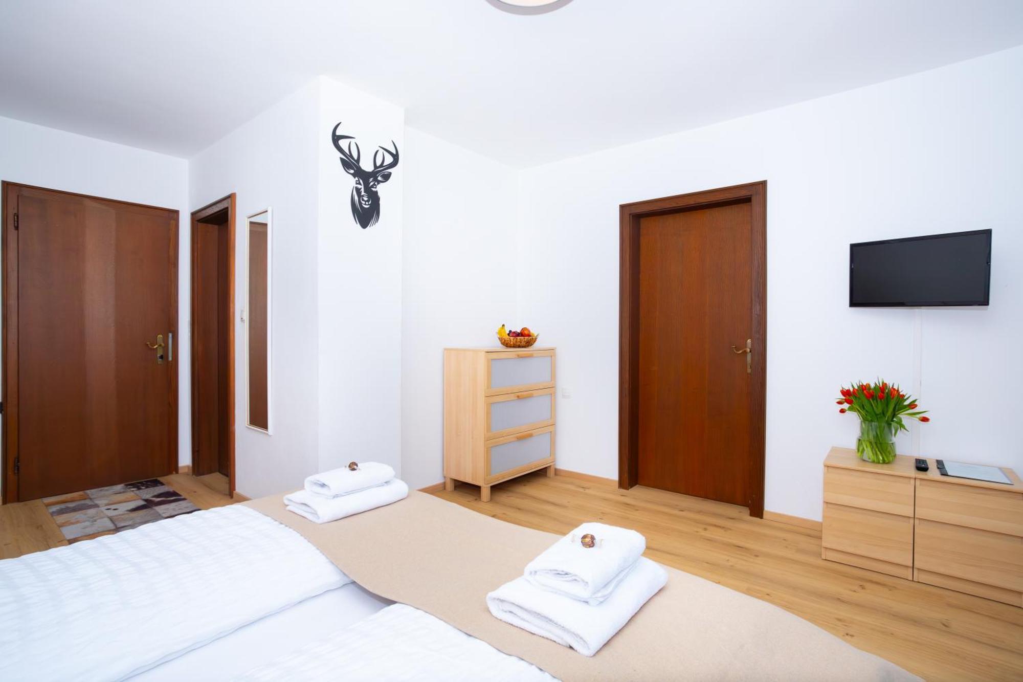 Alpina Apartments - 젤암제 외부 사진